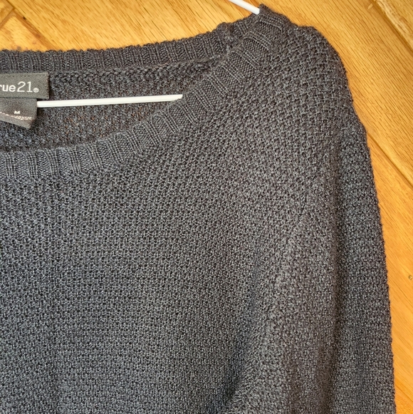 Rue 21 navy blue lightweight medium sweater - Picture 3 of 12